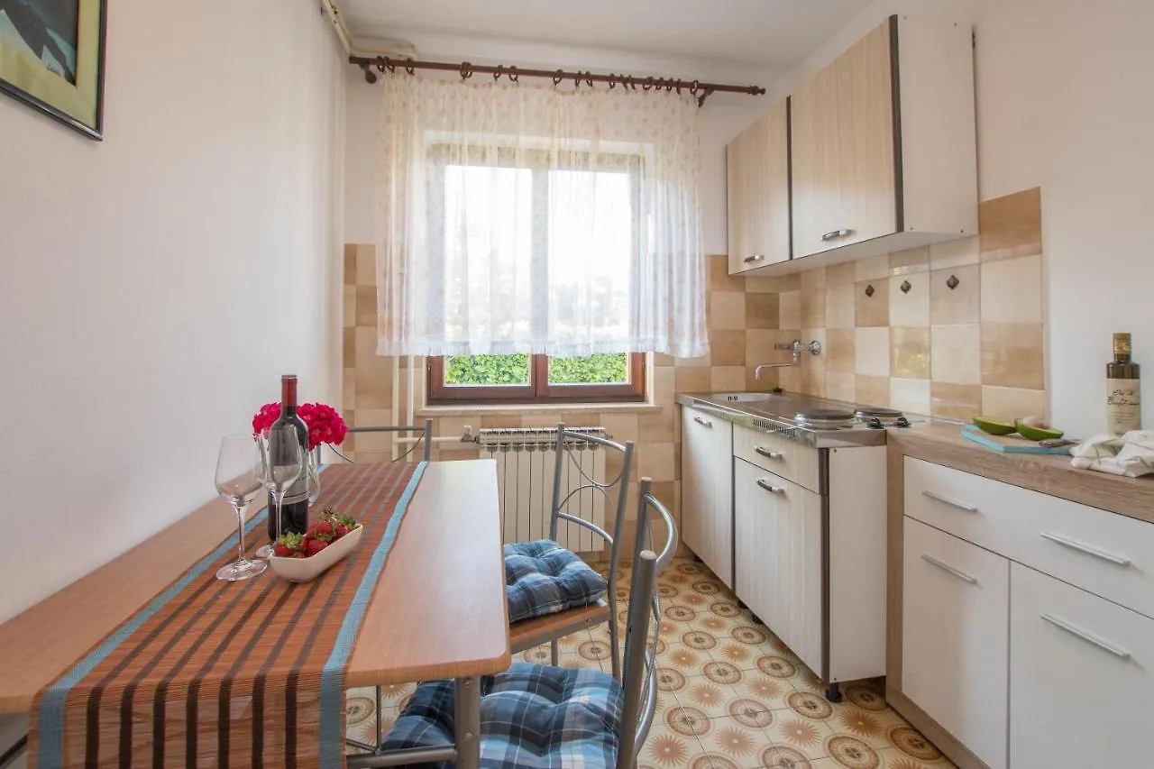 Apartments Nono Toni Porec 0*,  Croatia